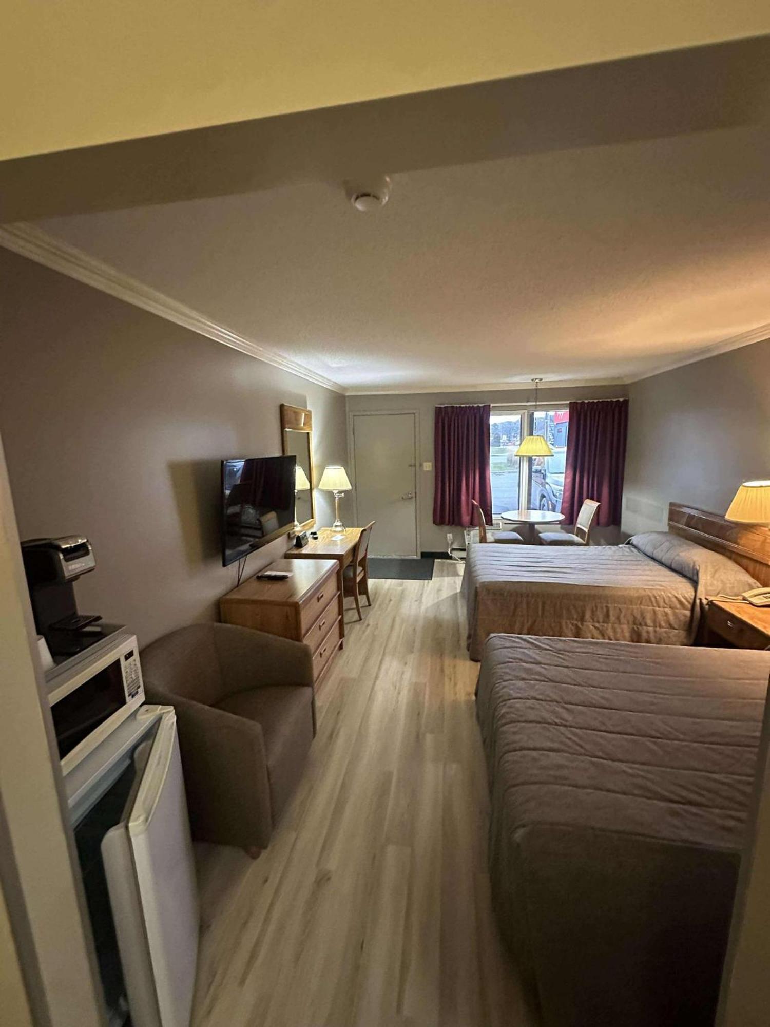 Hotel Motel Le Voyageur Saint-Georges Eksteriør billede